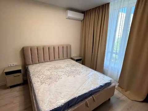 квартира за адресою Космічна вул., 5