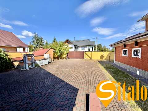 будинок за адресою с. Вишеньки, Центральна