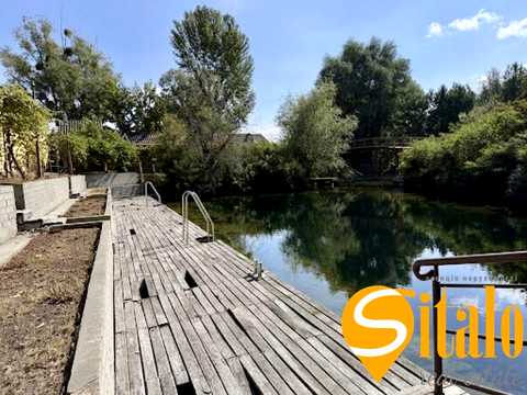 будинок за адресою с. Вишеньки, Центральна
