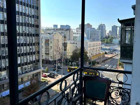 квартира за адресою Шота Руставелі вул., 40
