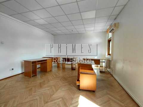 комерційна за адресою Стрілецька вул., 4-6