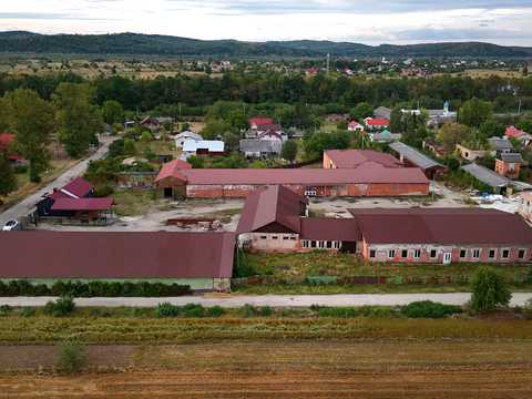 комерційна за адресою Довбуша, 17