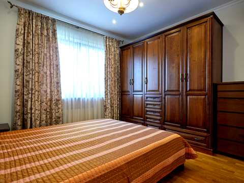 будинок за адресою Івана Гончара, 12