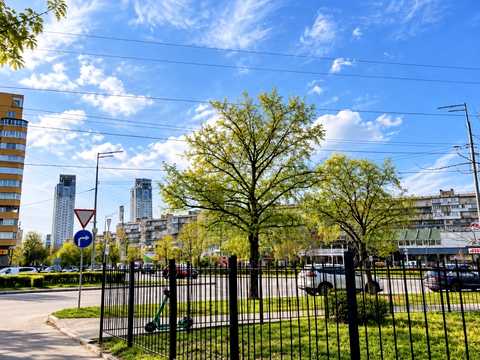 участок по адресу Павла Тычины просп., 13