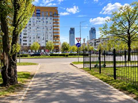участок по адресу Павла Тычины просп., 13