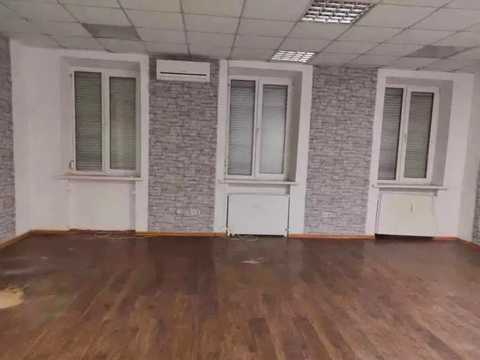 комерційна за адресою Жилянська вул., 148