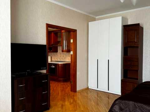 квартира за адресою Анни Ахматової вул., 13