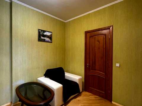 квартира за адресою Анни Ахматової вул., 13
