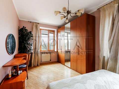 квартира за адресою Трьохсвятительська вул., 9