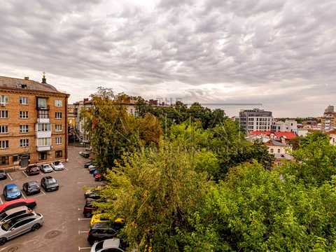 квартира за адресою Трьохсвятительська вул., 9