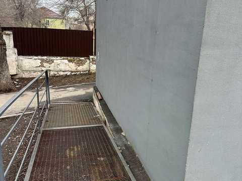 комерційна за адресою Авіаційна вул., 32Д