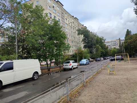 квартира по адресу Зои Гайдай ул., 10-А
