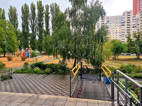 квартира за адресою Ревуцького вул., 7-А