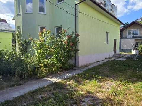 будинок за адресою Олександри Любич-Парахоняк вул., 4а