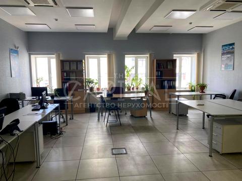 коммерческая по адресу Ларисы Руденко ул., 6