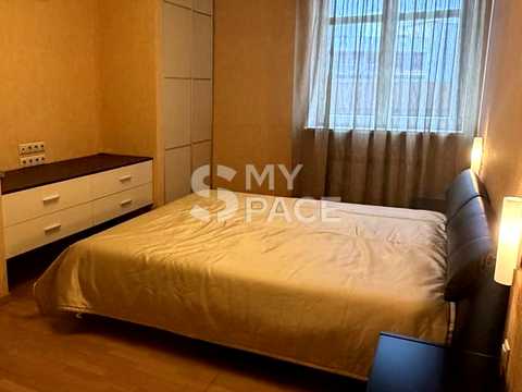квартира за адресою Євгена Коновальця вул. (Щорса), 32-Б