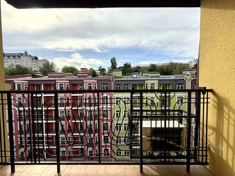 квартира за адресою Дегтярна вул., 20
