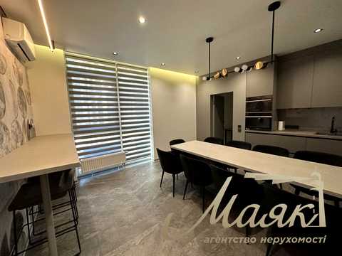 коммерческая по адресу Джона Маккейна ул. (Івана Кудрі), 1-А