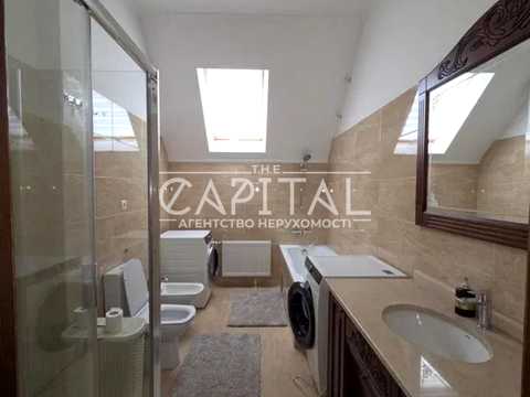будинок за адресою Уласа Самчука, 32