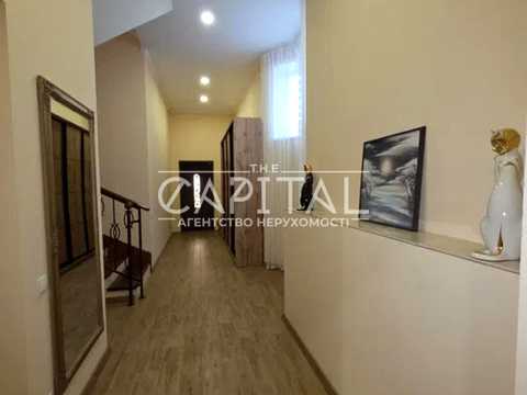 будинок за адресою Уласа Самчука, 32