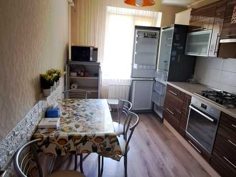 квартира за адресою Юрія Побєдоносцева бульв., 10