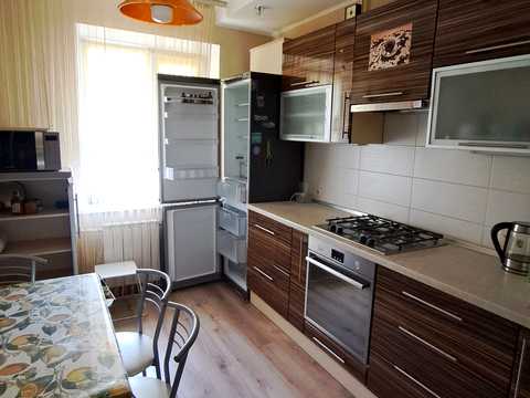 квартира за адресою Юрія Побєдоносцева бульв., 10
