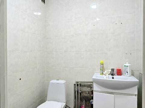 комерційна за адресою Драгоманова вул., 27