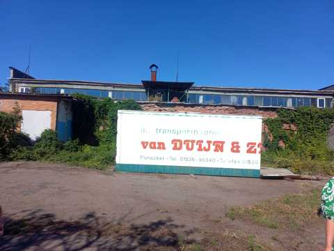 комерційна за адресою Центральна вул. (1 Травня), 1
