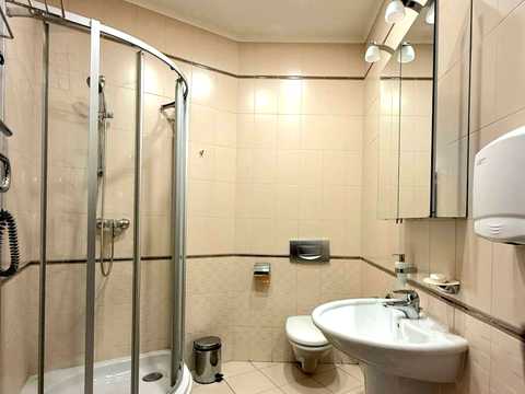 комерційна за адресою Київ, Олеся Гончара вул., 15