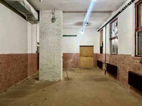 коммерческая по адресу Волынская ул., 42