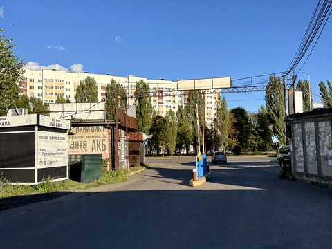 паркомісце за адресою Київська вул., 1 Б