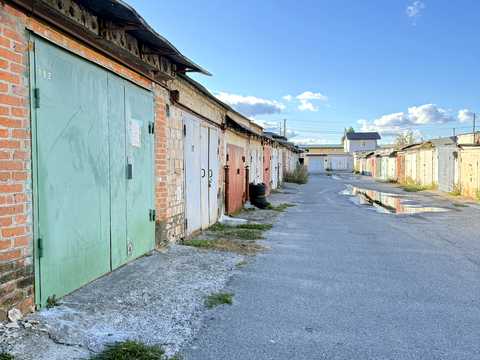 паркомісце за адресою с. Софіївська Борщагівка, Київська вул., 1 Б