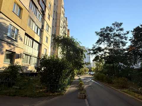 квартира по адресу Драгоманова ул., 42
