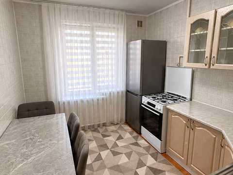 квартира по адресу Героев Крут бульв. (Героїв Сталінграду), 18