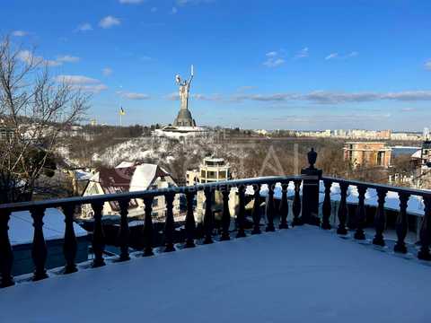 комерційна за адресою Київ, Ломаківська вул. (Мічуріна), 45