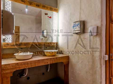 комерційна за адресою Басейна вул., 1-3/2