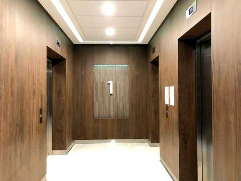 коммерческая по адресу Джона Маккейна ул. (Івана Кудрі), 7