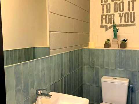 коммерческая по адресу Джона Маккейна ул. (Івана Кудрі), 7