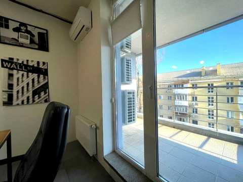 коммерческая по адресу Джона Маккейна ул. (Івана Кудрі), 7