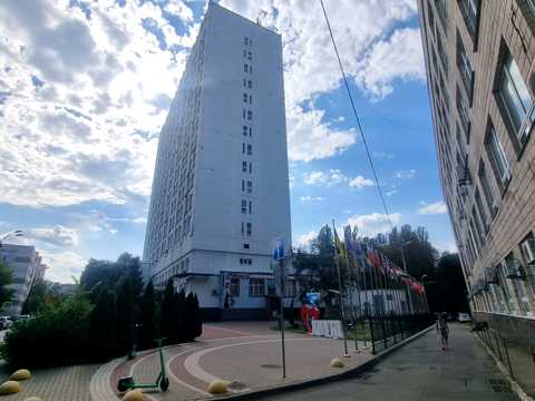 комерційна за адресою Арсенальний пров., 5
