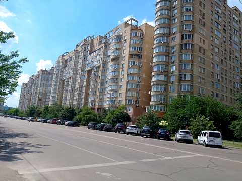 комерційна за адресою Микільсько-Слобідська вул., 4-В