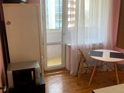 квартира за адресою Патріарха Мстислава Скрипника вул. (Миколи Островського), 9