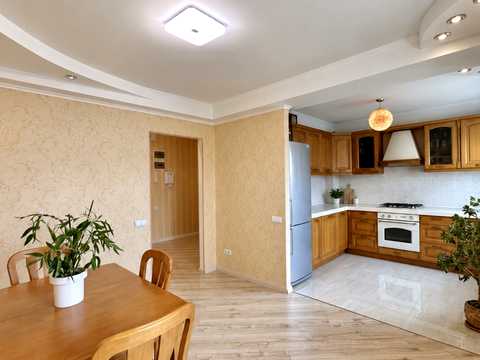 квартира за адресою Русанівський бульв., 9