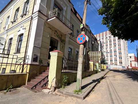 коммерческая по адресу Драгоманова ул., 32