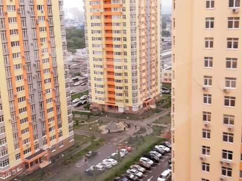 квартира за адресою Сім'ї Кульженків вул. (Петра Дегтяренка), 37