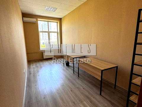 комерційна за адресою Олександра Кониського вул., 82