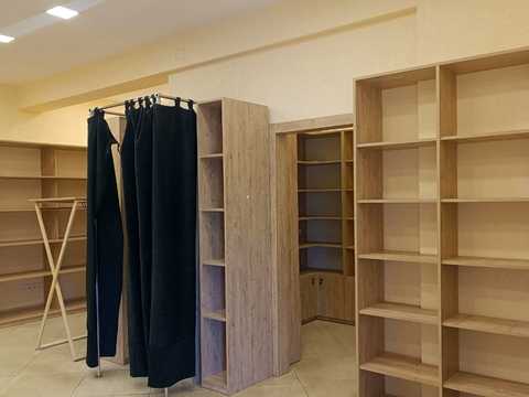 комерційна за адресою Гетьмана Полуботка вул., 35