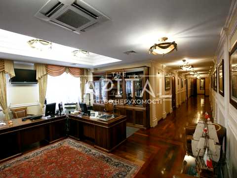 комерційна за адресою Спортивна пл., 3