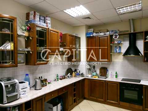 комерційна за адресою Спортивна пл., 3