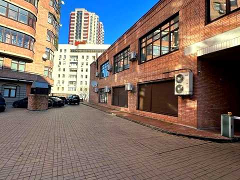комерційна за адресою Євгена Коновальця вул. (Щорса), 36-Б